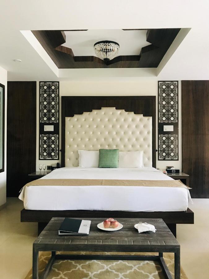 Silver Waves Resort & Spa - Daman Exterior foto