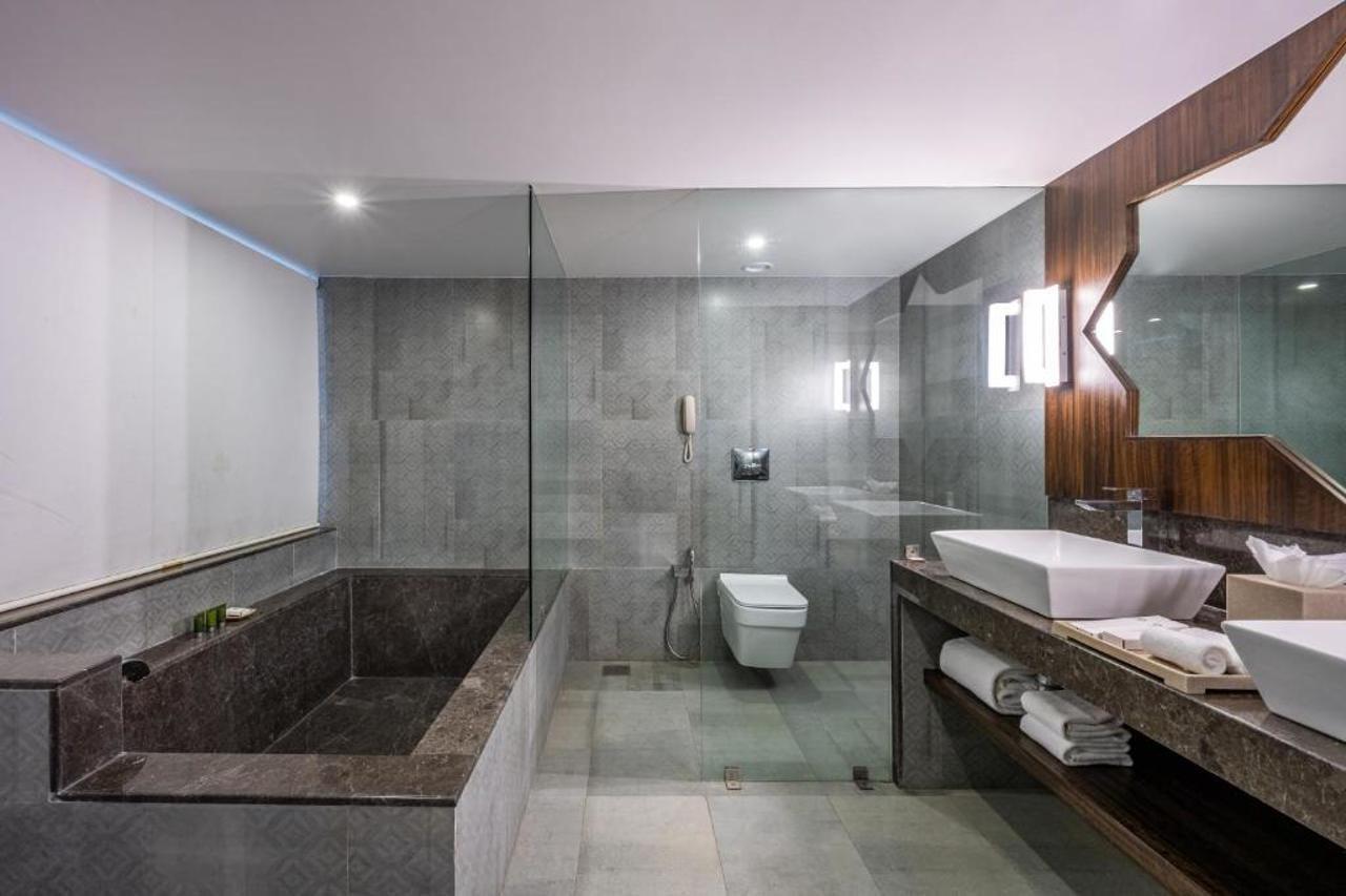Silver Waves Resort & Spa - Daman Exterior foto