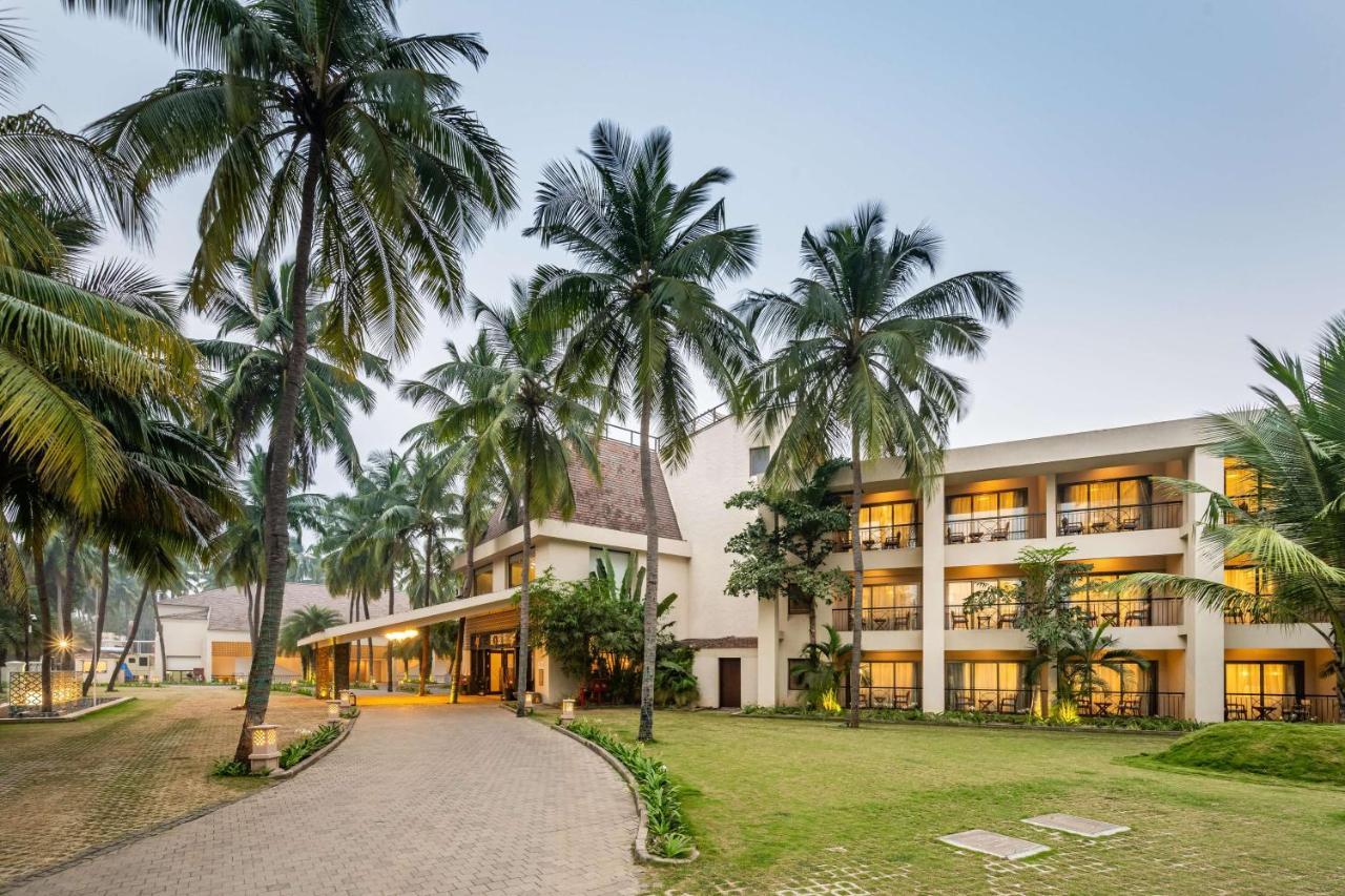 Silver Waves Resort & Spa - Daman Exterior foto